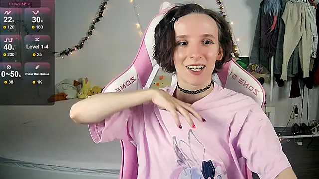 Violet Veliya online show from 10/31/25, 05:47