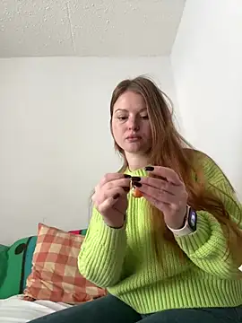 Snapshot of cuteFoxi chatting on 02/14/25, 05:03 cuteFoxi online show from 02/14/25, 05:03