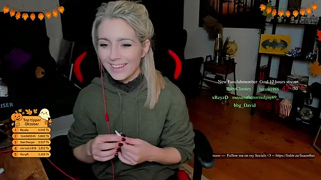 Lisaonthemoon online show from 10/30/25, 07:25