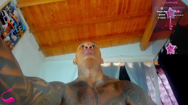 esteveen ortegas  online show from 11/03/25, 02:40