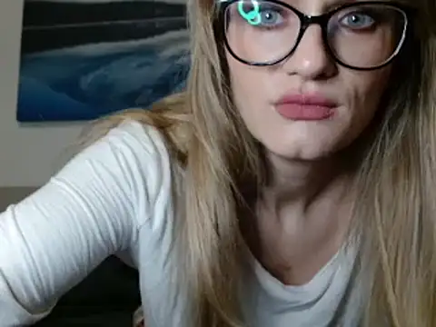 Snapshot of hotjessyca chatting on 03/20/25, 05:46 hotjessyca online show from 03/20/25, 05:46