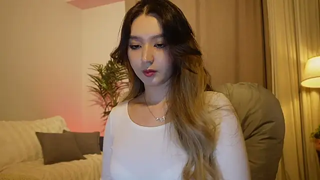 Snapshot of Sarasuo1 chatting on 09/18/25, 01:13 Sarasuo1 online show from 09/18/25, 01:13