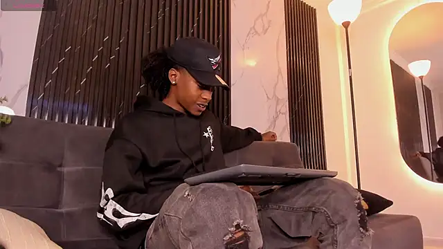 Snapshot of BRYXXXON1 chatting on 02/08/25, 03:41 BRYXXXON1 online show from 02/08/25, 03:41