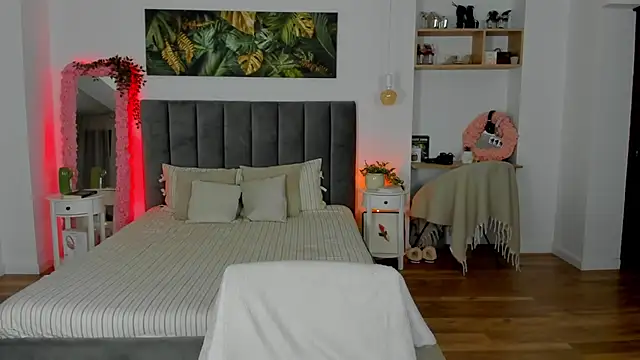 Fancy Jenn online show from 11/21/25, 08:18