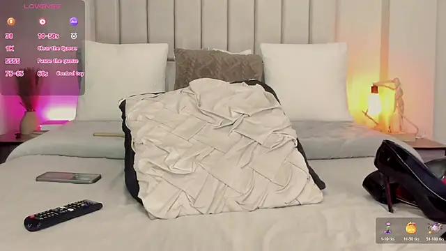 romina-brunette online show from 10/30/25, 01:56