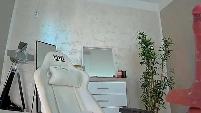 TemptingTeaser online show from 03/07/25, 05:51