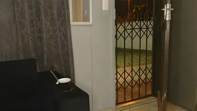 TheDoubleTrouble18xxx online show from 12/05/24, 07:28