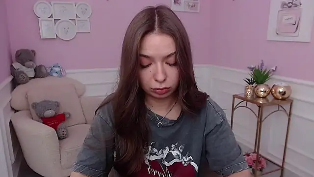 LucySkilar online show from 10/23/25, 04:56