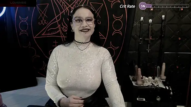 Snapshot of Evil_Queen_666 chatting on 12/12/24, 08:36 Evil Queen 666 online show from 12/12/24, 08:36