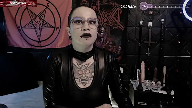 Snapshot of Evil_Queen_666 chatting on 01/30/25, 08:54 Evil Queen 666 online show from 01/30/25, 08:54