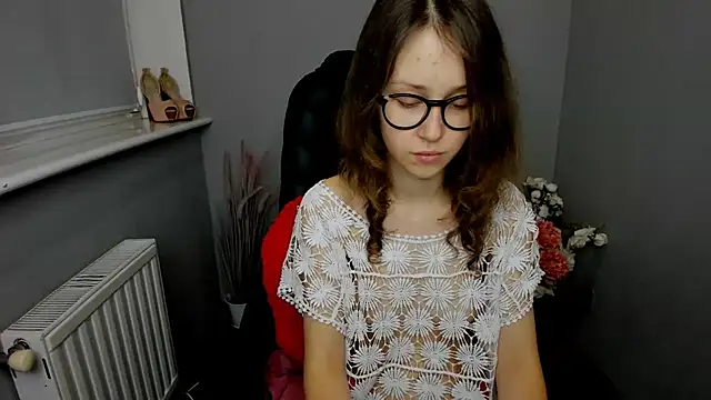 Snapshot of AfinaCutie chatting on 01/28/25, 04:52 AfinaCutie online show from 01/28/25, 04:52