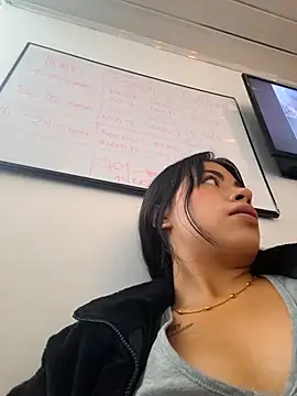 sylvana 19 online show from 09/11/25, 04:07
