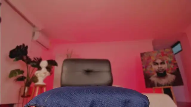 Taylor  foxxx online show from 01/06/25, 04:15