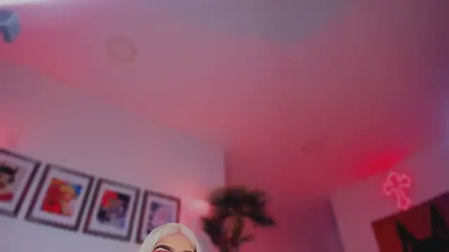 Taylor  foxxx online show from 09/12/25, 04:45