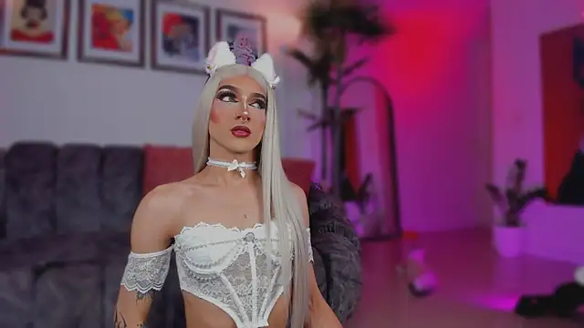 Taylor  foxxx online show from 11/19/25, 05:40