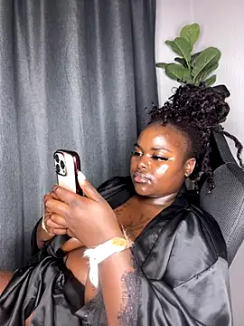 Snapshot of Honeycoco0211 chatting on 10/05/25, 07:34 Honeycoco0211 online show from 10/05/25, 07:34