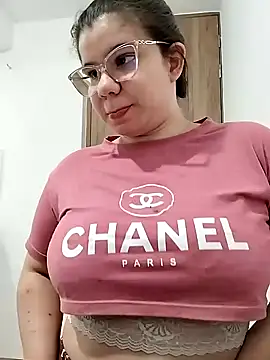 Snapshot of Danzel1105 chatting on 01/24/25, 08:44 Danzel1105 online show from 01/24/25, 08:44