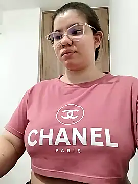 Snapshot of Danzel1105 chatting on 01/24/25, 11:48 Danzel1105 online show from 01/24/25, 11:48