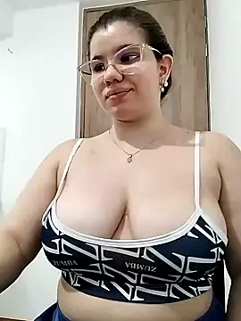 Snapshot of Danzel1105 chatting on 02/05/25, 06:48 Danzel1105 online show from 02/05/25, 06:48