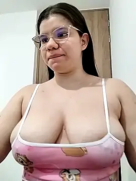 Snapshot of Danzel1105 chatting on 02/16/25, 12:32 Danzel1105 online show from 02/16/25, 12:32