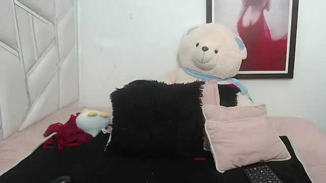 Snapshot of celestesouzalatin chatting on 02/08/25, 12:38 celestesouzalatin online show from 02/08/25, 12:38