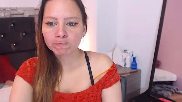 Snapshot of camila_delarosa chatting on 02/28/25, 01:03 camila delarosa online show from 02/28/25, 01:03