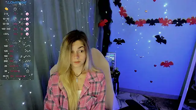 Sweet me  online show from 10/26/25, 07:03