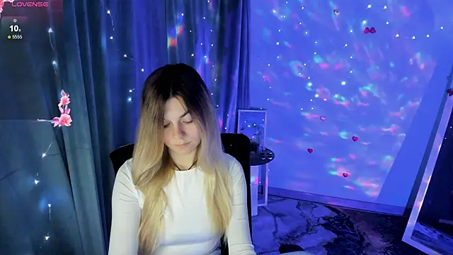 Sweet me  online show from 11/04/25, 07:29