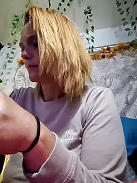 Snapshot of Dixiefaye_Pika chatting on 03/23/25, 05:54 Dixiefaye Pika online show from 03/23/25, 05:54