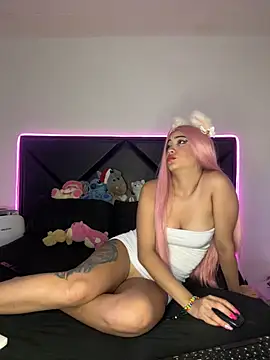 Snapshot of ScarlettAndClark chatting on 02/03/25, 04:35 ScarlettAndClark online show from 02/03/25, 04:35