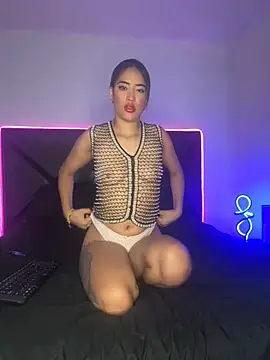 Snapshot of ScarlettAndClark chatting on 02/05/25, 01:54 ScarlettAndClark online show from 02/05/25, 01:54