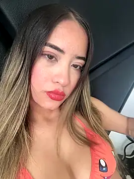 Snapshot of ScarlettAndClark chatting on 10/19/25, 04:51 ScarlettAndClark online show from 10/19/25, 04:51