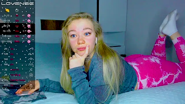 kitti kaattt online show from 12/06/24, 03:08