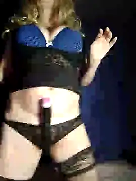 Snapshot of FameLara chatting on 01/23/25, 04:30 FameLara online show from 01/23/25, 04:30