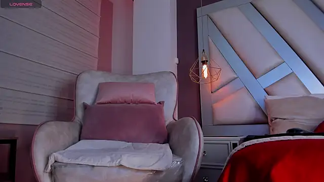 Snapshot of Janna_Rousse_ chatting on 09/13/25, 02:17 Janna Rousse online show from 09/13/25, 02:17