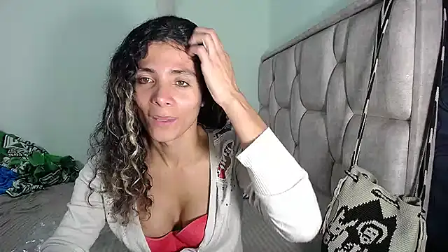 Snapshot of Nadia_Monroe chatting on 12/10/24, 01:11 Nadia Monroe online show from 12/10/24, 01:11