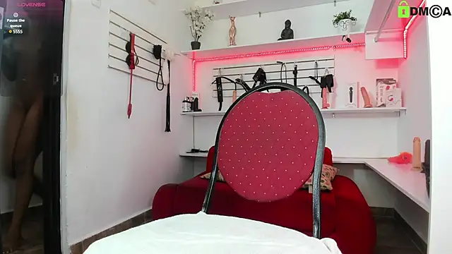 Alejandra Dunn online show from 01/07/25, 12:41