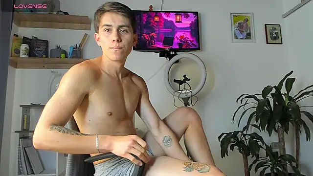 Snapshot of manucute_23_ chatting on 10/08/25, 01:53 manucute 23 online show from 10/08/25, 01:53