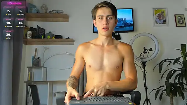 Snapshot of manucute_23_ chatting on 11/04/25, 03:11 manucute 23 online show from 11/04/25, 03:11