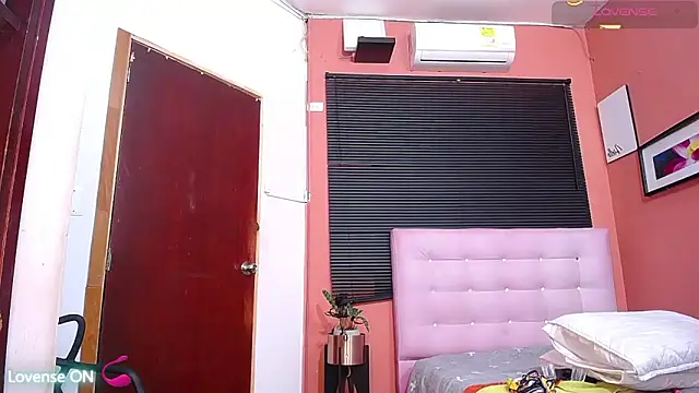Snapshot of MiissBNasty chatting on 03/02/25, 12:32 MiissBNasty online show from 03/02/25, 12:32