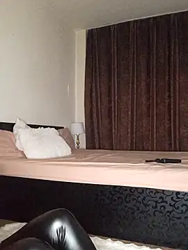 GiseleReine online show from 03/21/25, 06:51