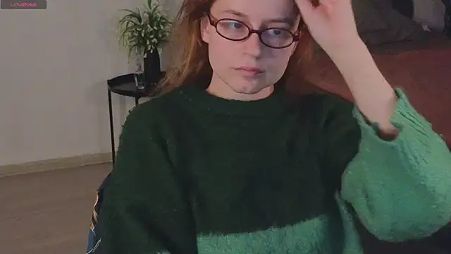 Snapshot of reb_luvng chatting on 10/12/25, 02:16 reb luvng online show from 10/12/25, 02:16