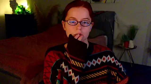 Snapshot of reb_luvng chatting on 10/23/25, 01:54 reb luvng online show from 10/23/25, 01:54