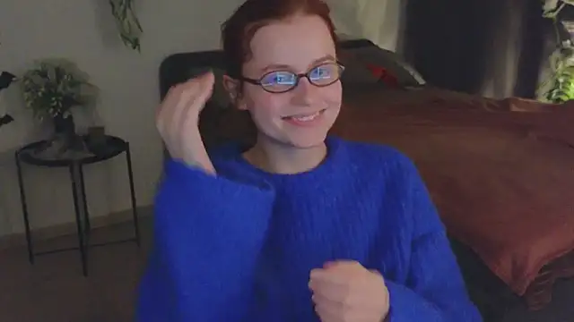 Snapshot of reb_luvng chatting on 10/27/25, 01:37 reb luvng online show from 10/27/25, 01:37