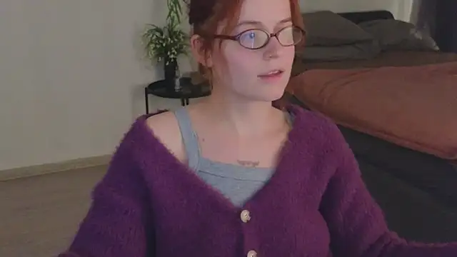 Snapshot of reb_luvng chatting on 11/04/25, 01:54 reb luvng online show from 11/04/25, 01:54