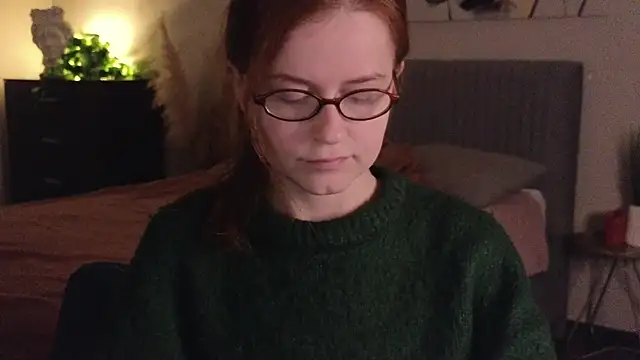 Snapshot of reb_luvng chatting on 11/16/25, 02:00 reb luvng online show from 11/16/25, 02:00