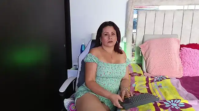 Snapshot of Kaily_jonness chatting on 02/17/25, 08:26 Kaily jonness online show from 02/17/25, 08:26