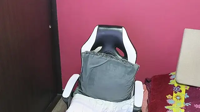 Snapshot of Kaily_jonness chatting on 09/25/25, 09:35 Kaily jonness online show from 09/25/25, 09:35