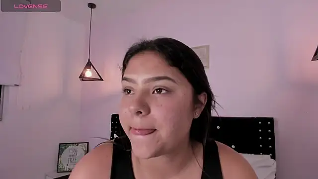 Snapshot of Oriana_Guzman chatting on 09/15/25, 12:32 Oriana Guzman online show from 09/15/25, 12:32