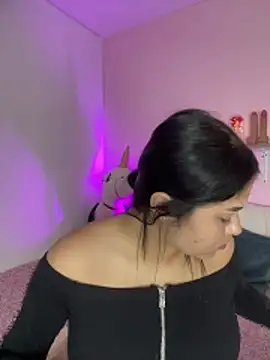 Oriana Guzman online show from 11/09/25, 01:04